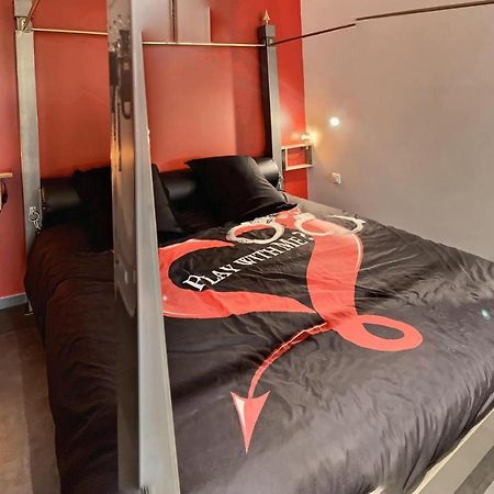 LE DONJON Villa de luxe BDSM Port Nature Cap d'Agde naturiste Extérieur photo